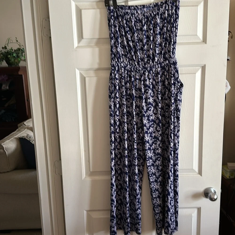 Express Patterned Jumpsuit - Picture 2 of 3